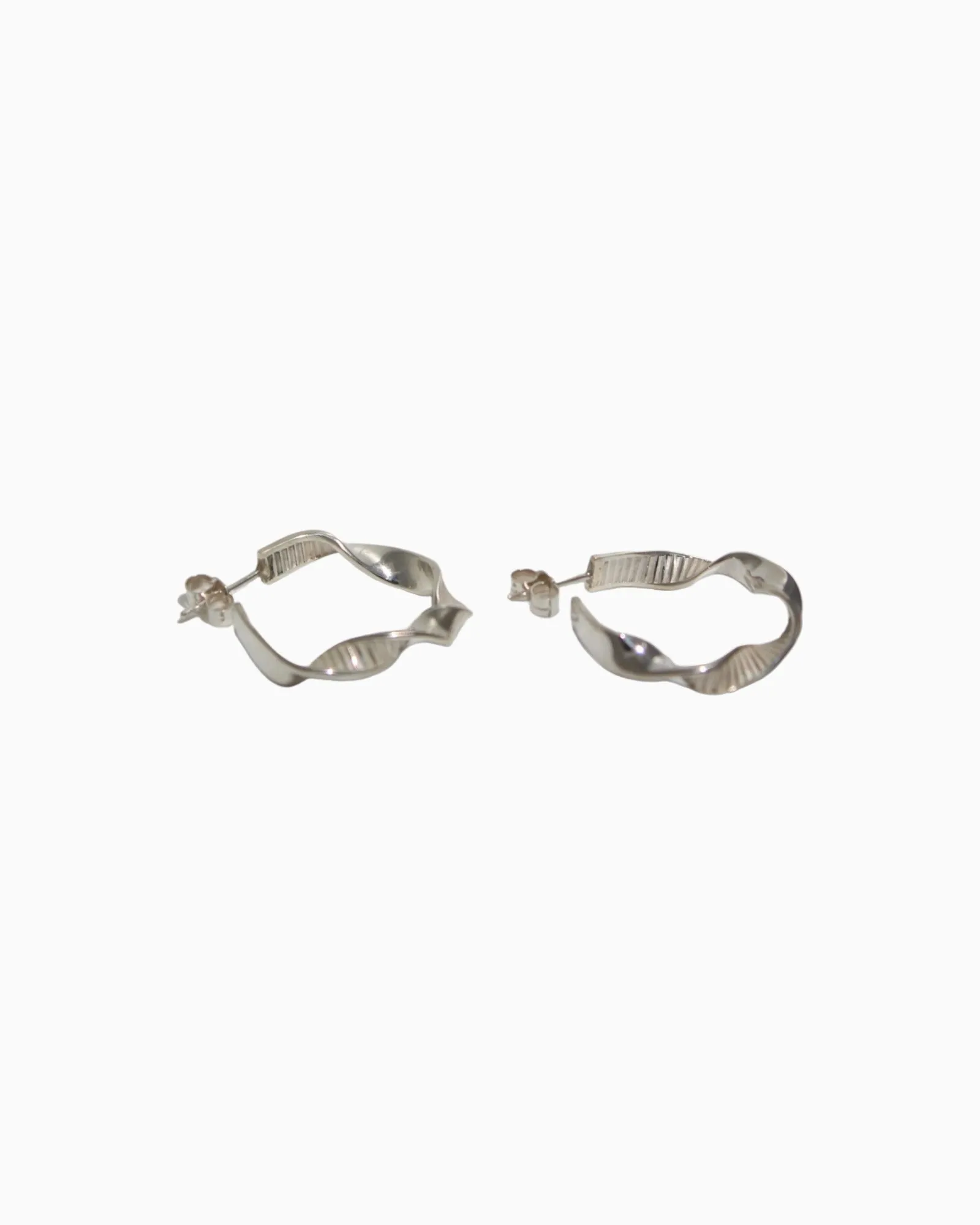 Silver earrings Wavy S #01