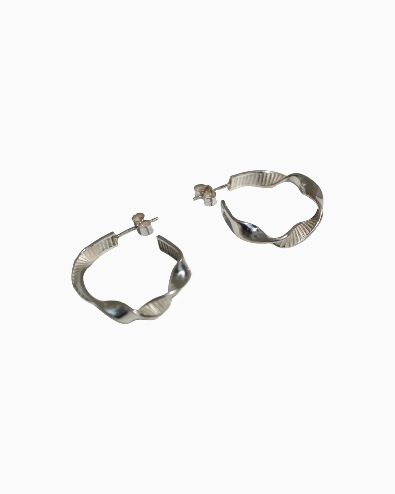 Silver earrings Wavy S #01