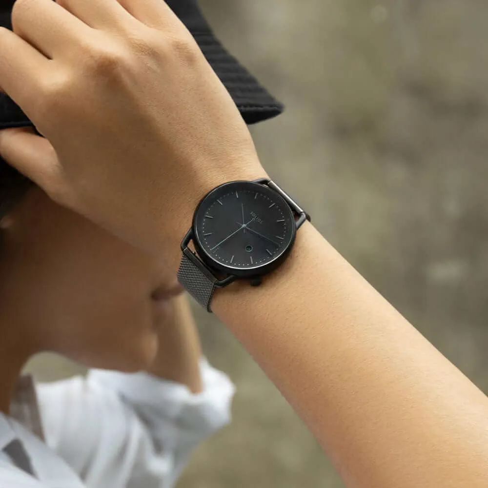 The Solar Curve | Black Dial - Black Case