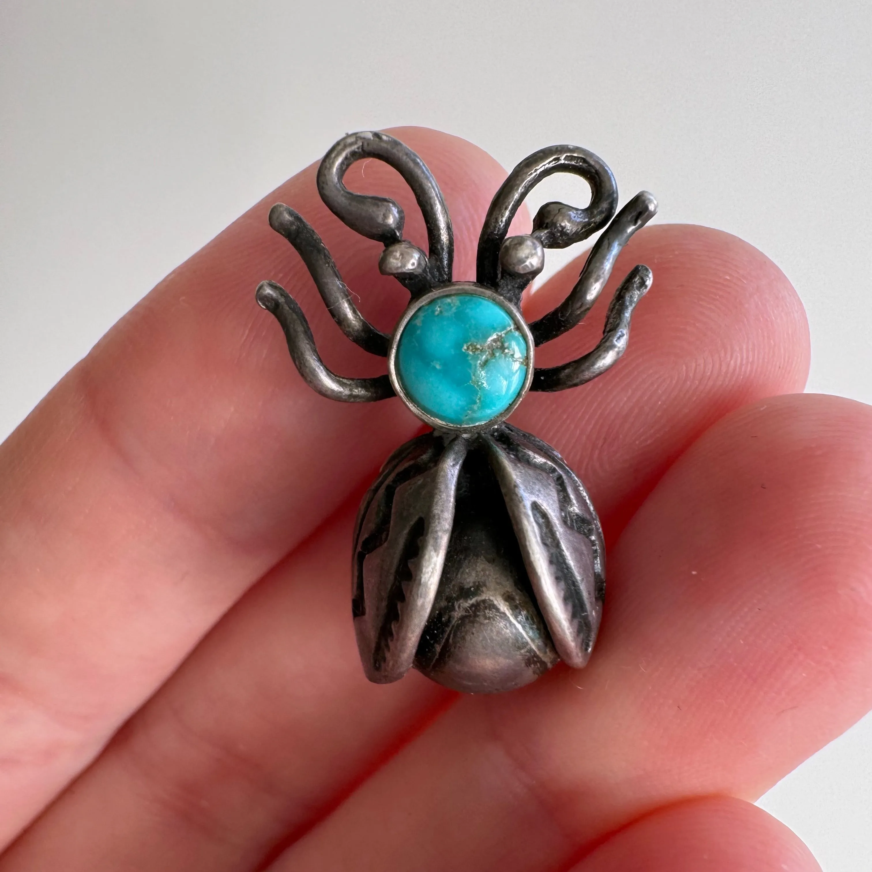 V I N T A G E // sweetest bug / sterling silver and turquoise Navajo insect / a pin