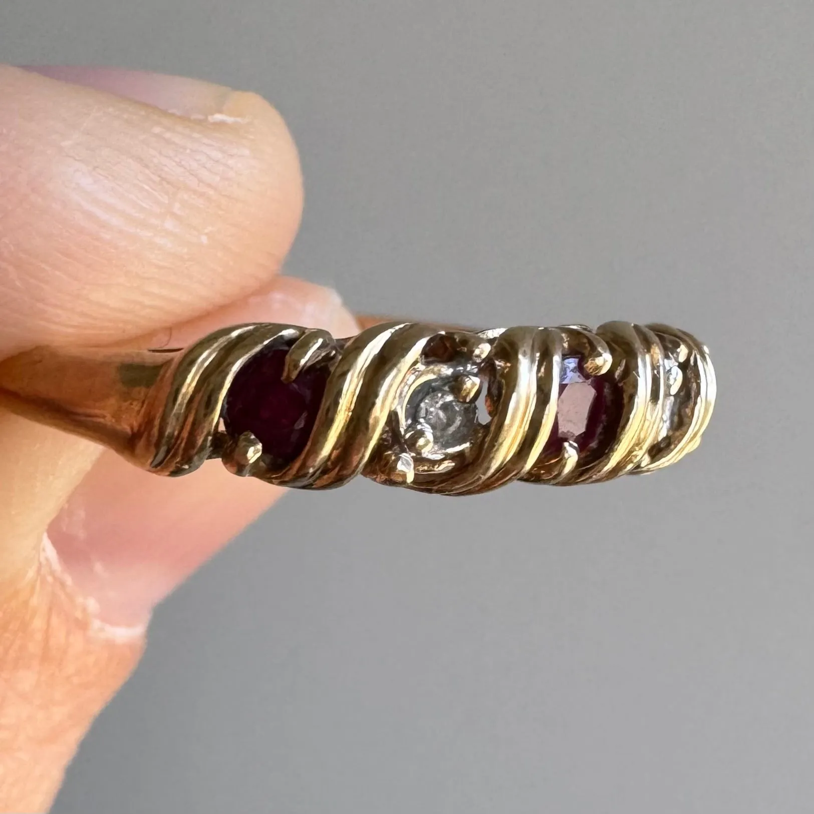 V I N T A G E // swirly stacker / 10k yellow gold with red spinel and white sapphires / size 8.25